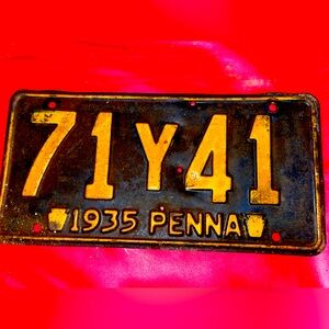 Pennsylvania Vintage 1935 Double Keystone License Plate. 71Y41